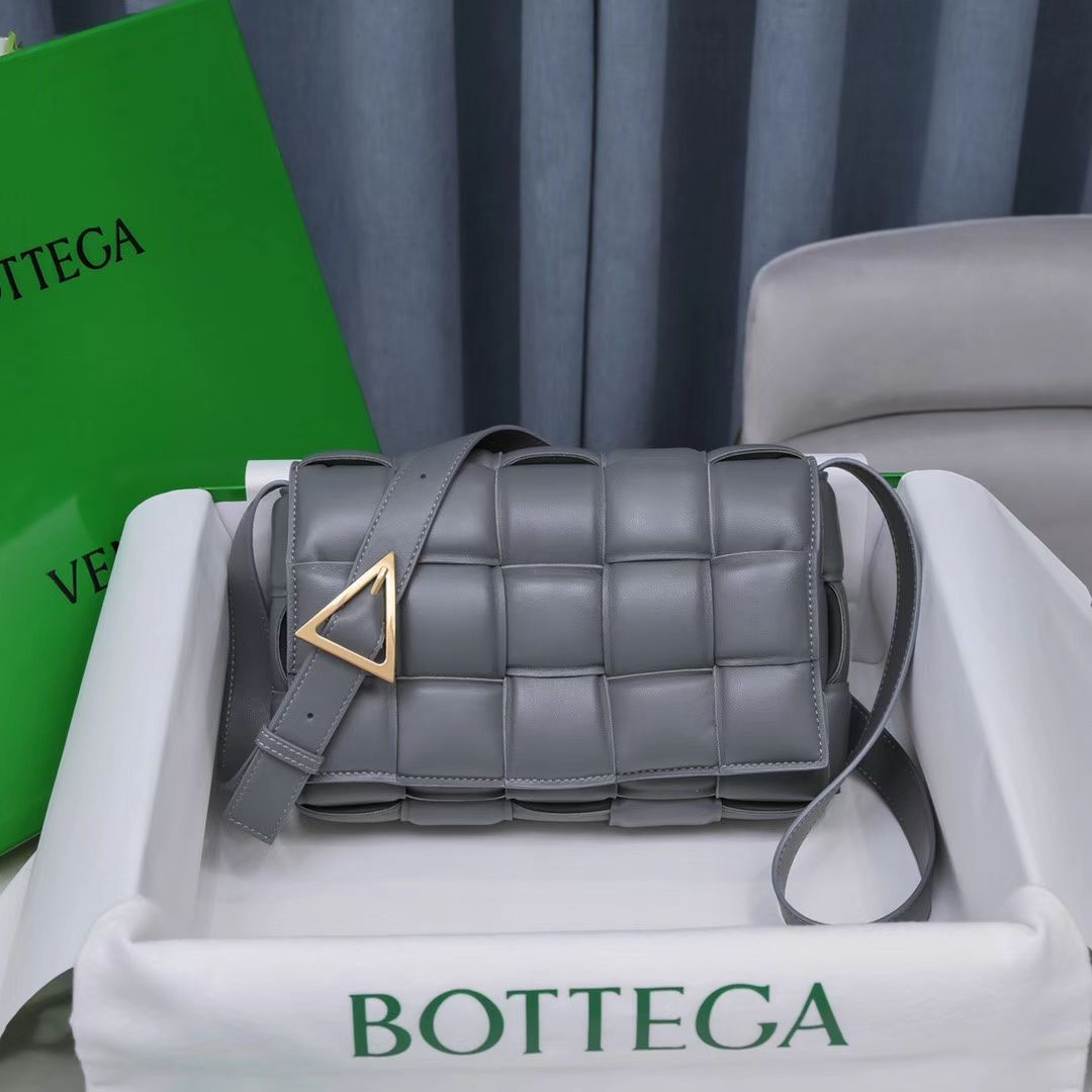 Bottega Veneta gepolsterte Kassette (26-18-8CM) - EUR FASHION