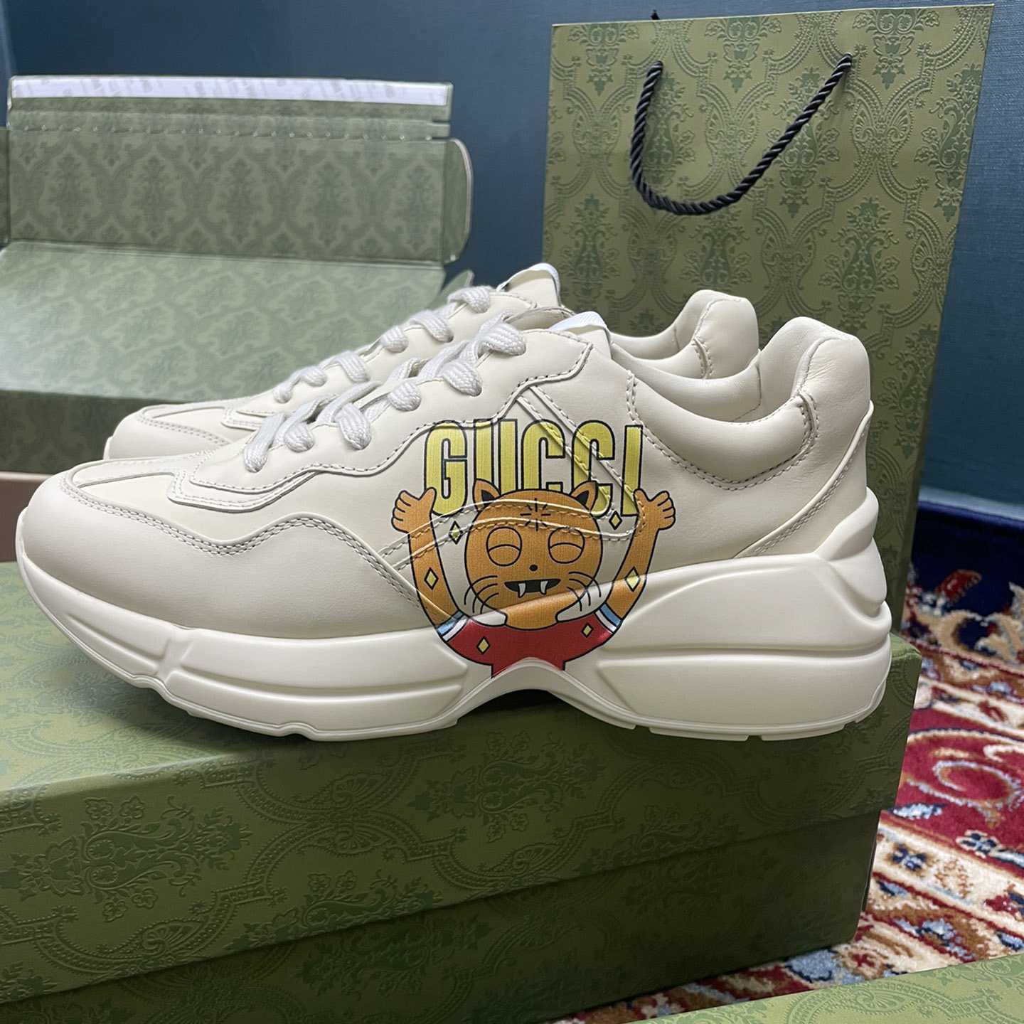 Gucci Rhyton Sneaker mit Katzenprint - EUR FASHION