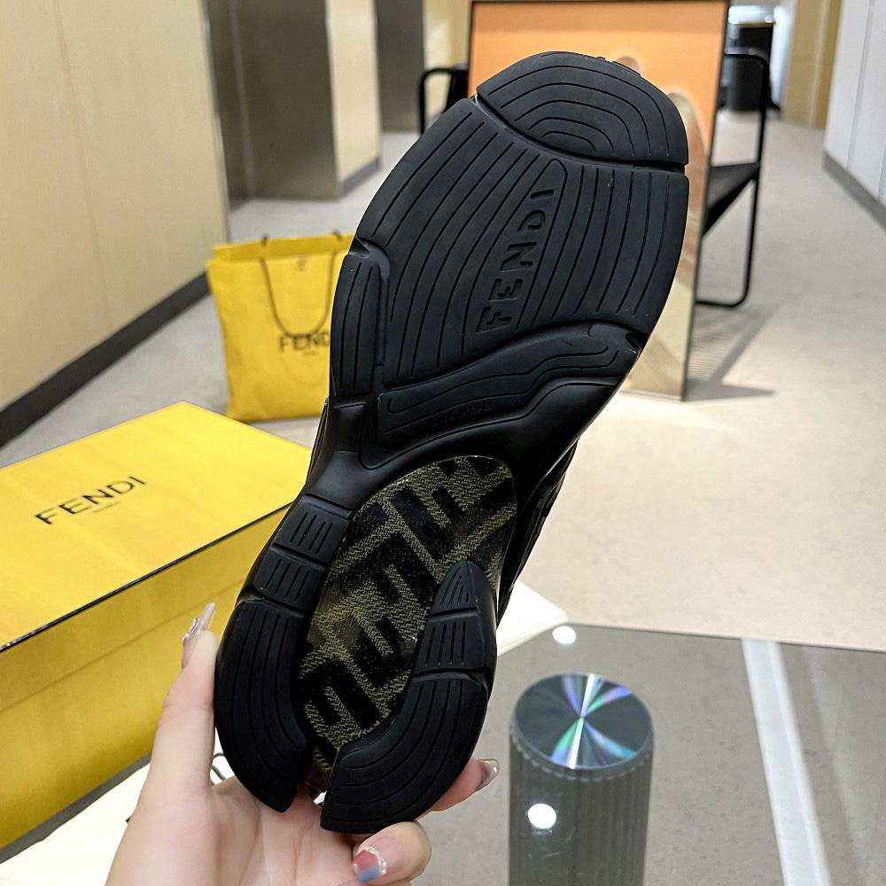 Fendi Faster Trainer Low-Top-Sneaker aus schwarzem Nubukleder - EUR FASHION