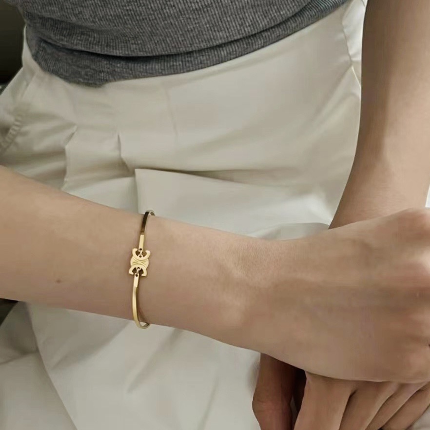 Celine Triomphe Gelenkarmband aus Messing mit Goldfinish - EUR FASHION