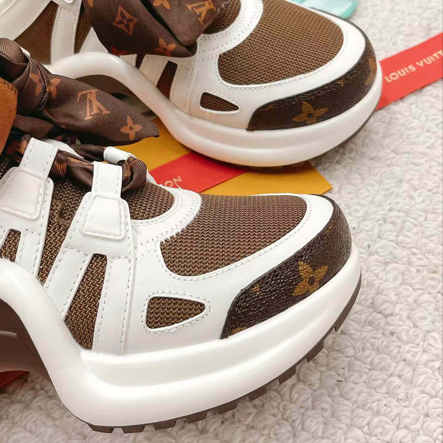 Louis Vuitton LV Archlight Sneaker (in britischer Größe) 1AACQC - EUR FASHION