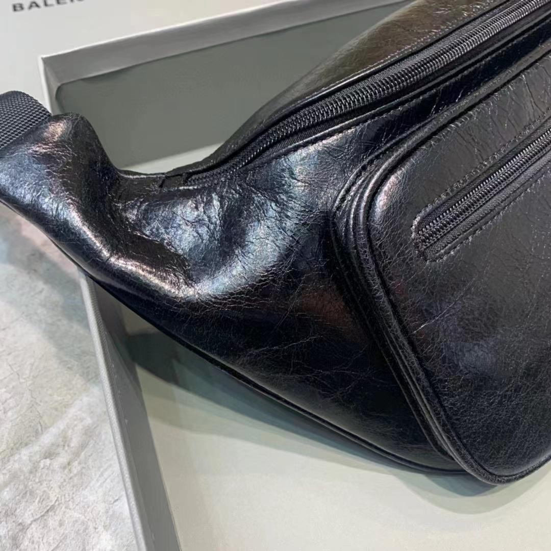 Balenciaga Everyday Beltpack aus schwarzem Kalbsleder mit natürlicher Narbung (25–5–17 cm) - EUR FASHION