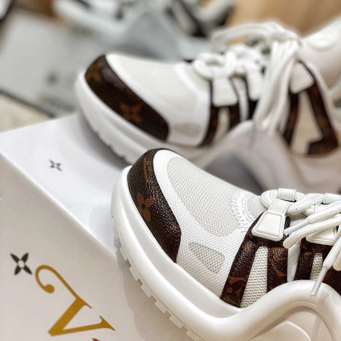 Louis Vuitton LV Archlight Sneaker (in britischer Größe) - EUR FASHION