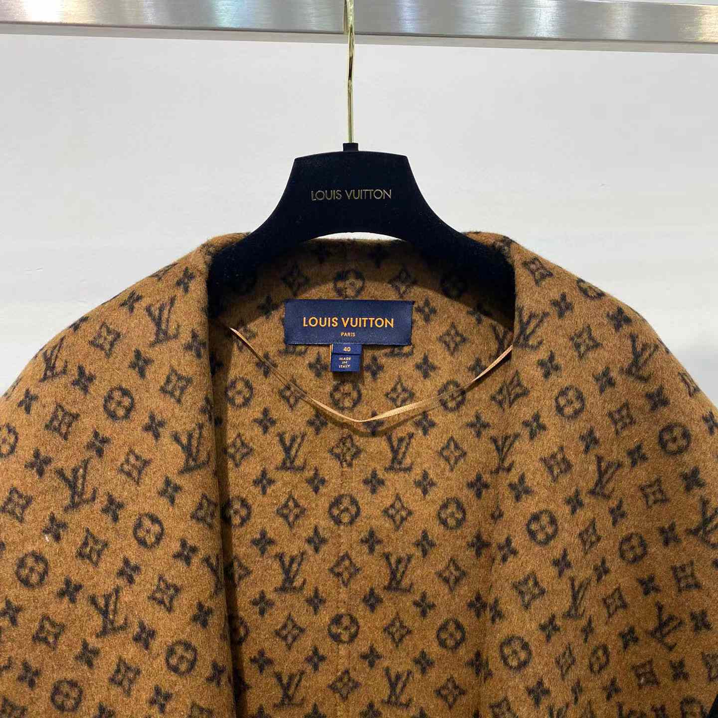 Louis Vuitton Signature Double Face Kurzer Wickelmantel - EUR FASHION