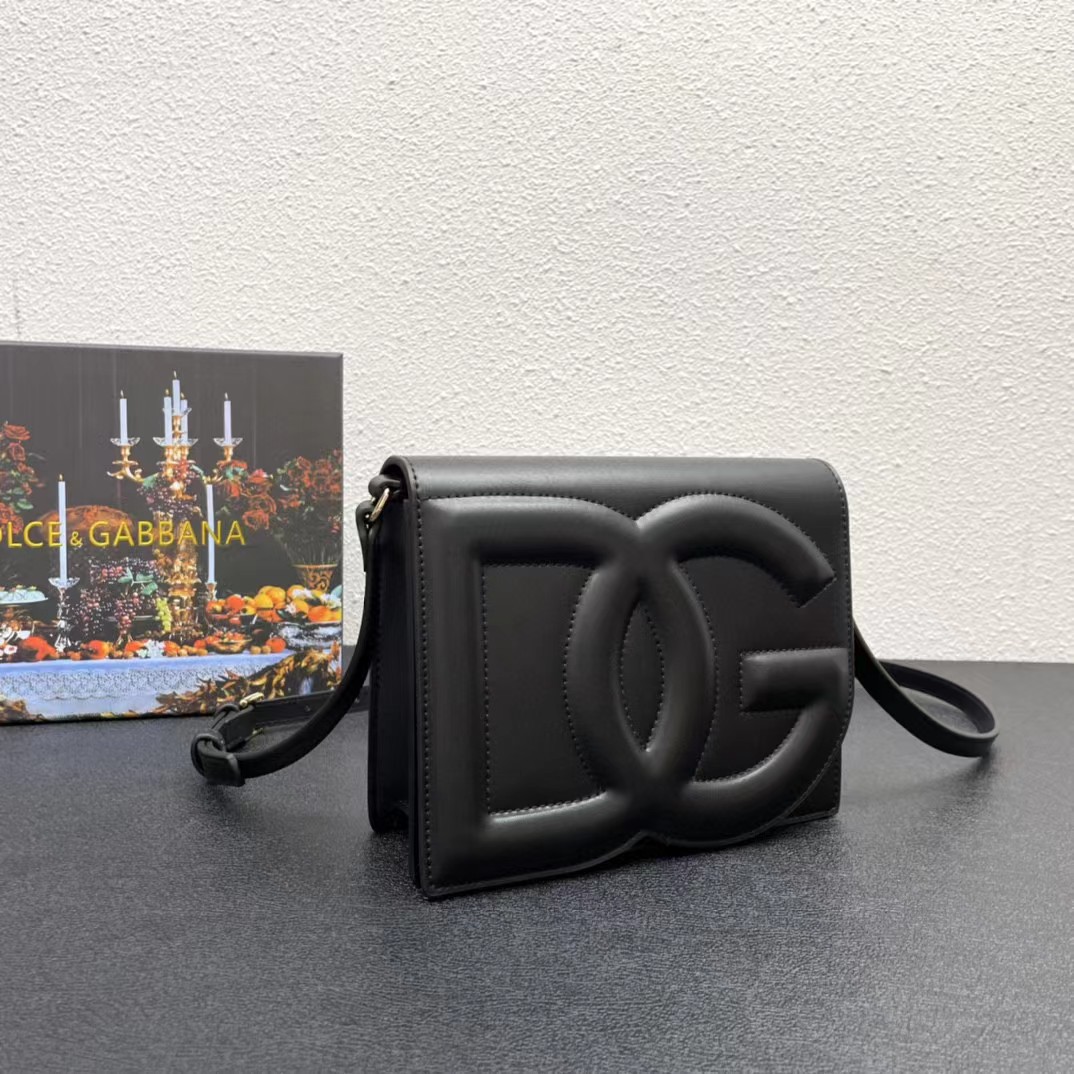 Dolce & Gabbana Schwarze geprägte Tasche (20-16-5 cm) - EUR FASHION