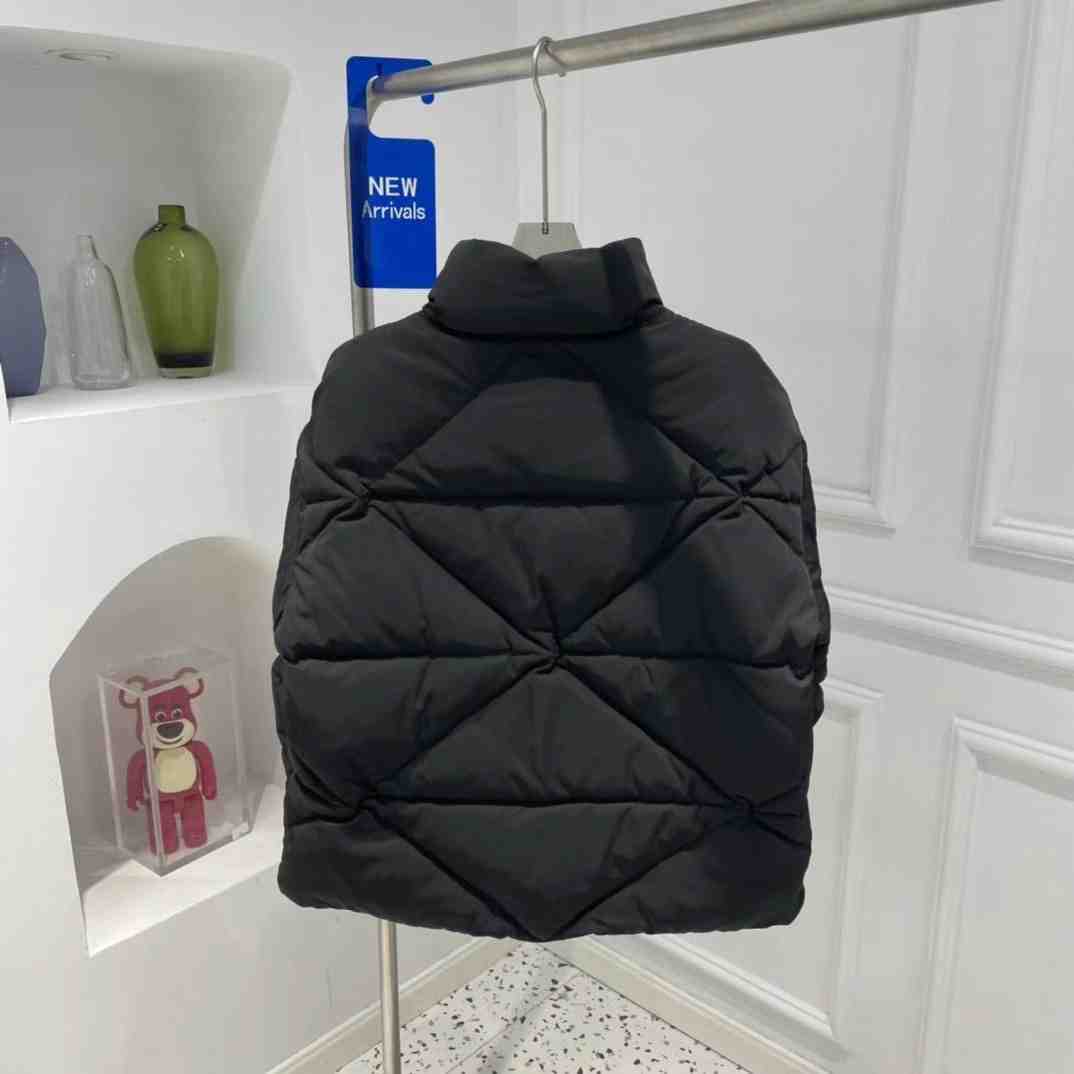 Prada Re-Nylon Daunenjacke - EUR FASHION