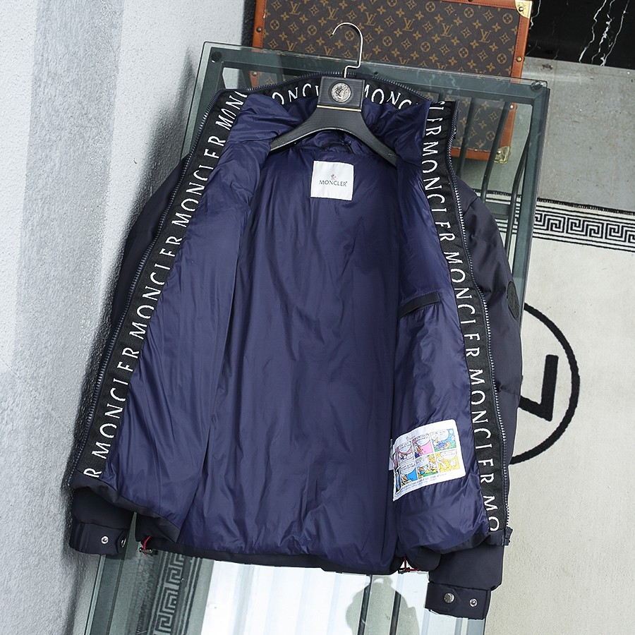 Moncler kurze Daunenjacke - EUR FASHION
