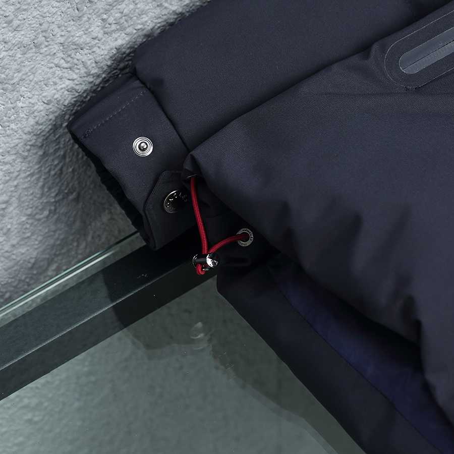 Moncler kurze Daunenjacke - EUR FASHION