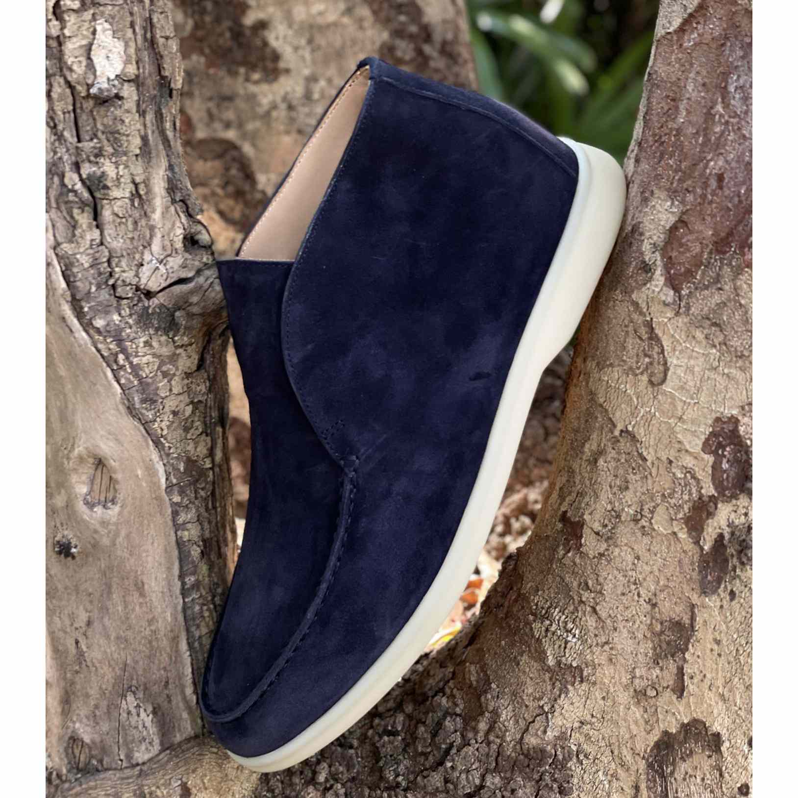 Loro Piana Sommer-Walk-Slipper mit weißer Sohle in Kaviar - EUR FASHION