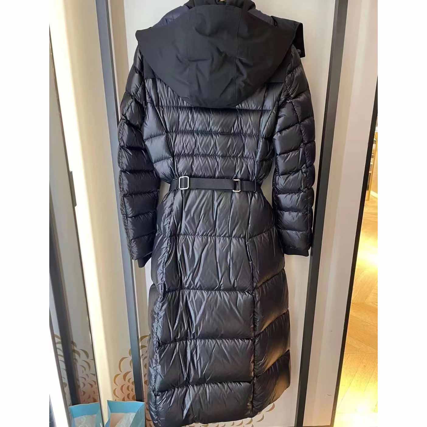 Burberry Puffermantel aus Nylon mit Kontrastkapuze - EUR FASHION