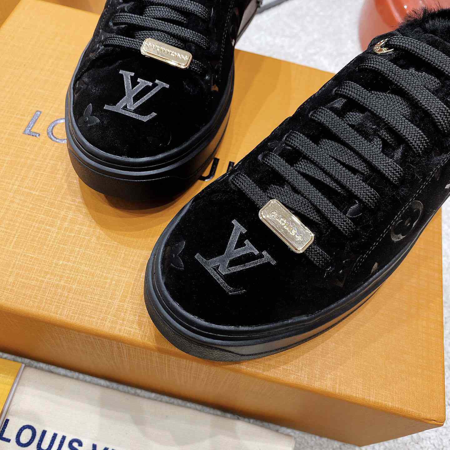 Louis Vuitton Time Out Sneakers - EUR FASHION