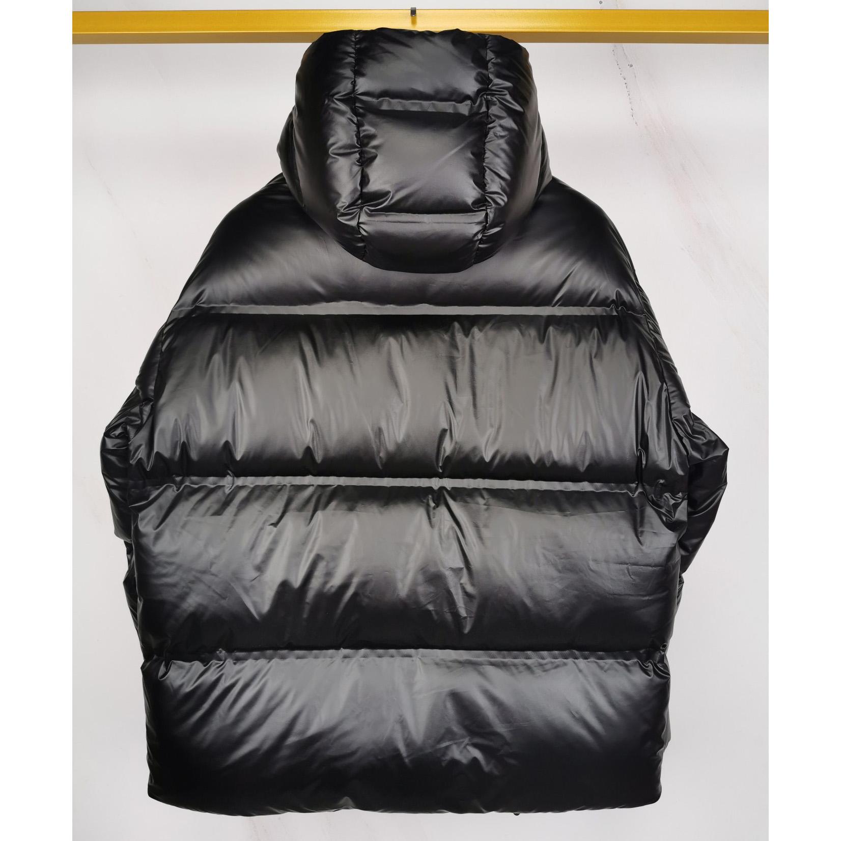 Leichte Prada-Pufferjacke aus Nylon mit Kapuze - EUR FASHION