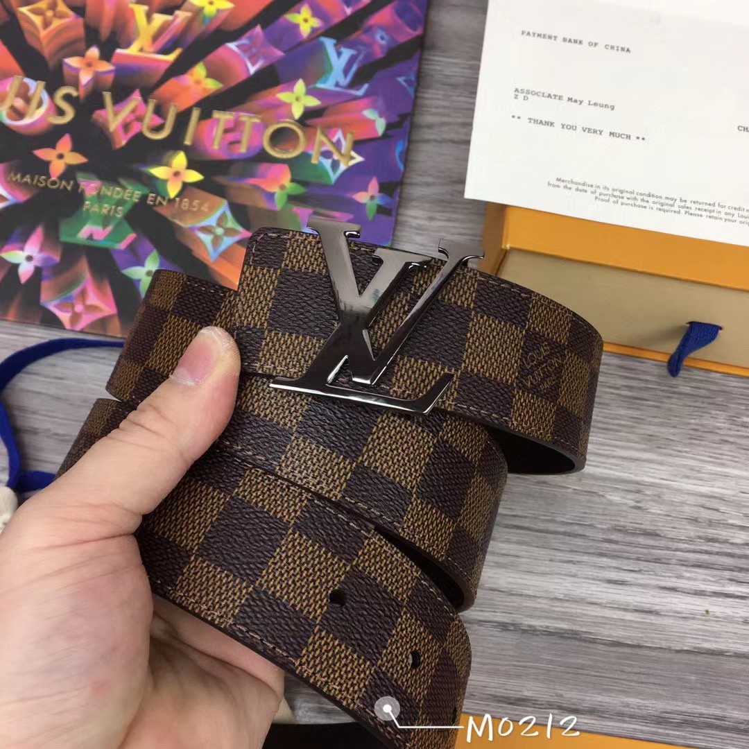 Louis Vuitton LV Initiales 40MM Wendegürtel M0212W - EUR FASHION