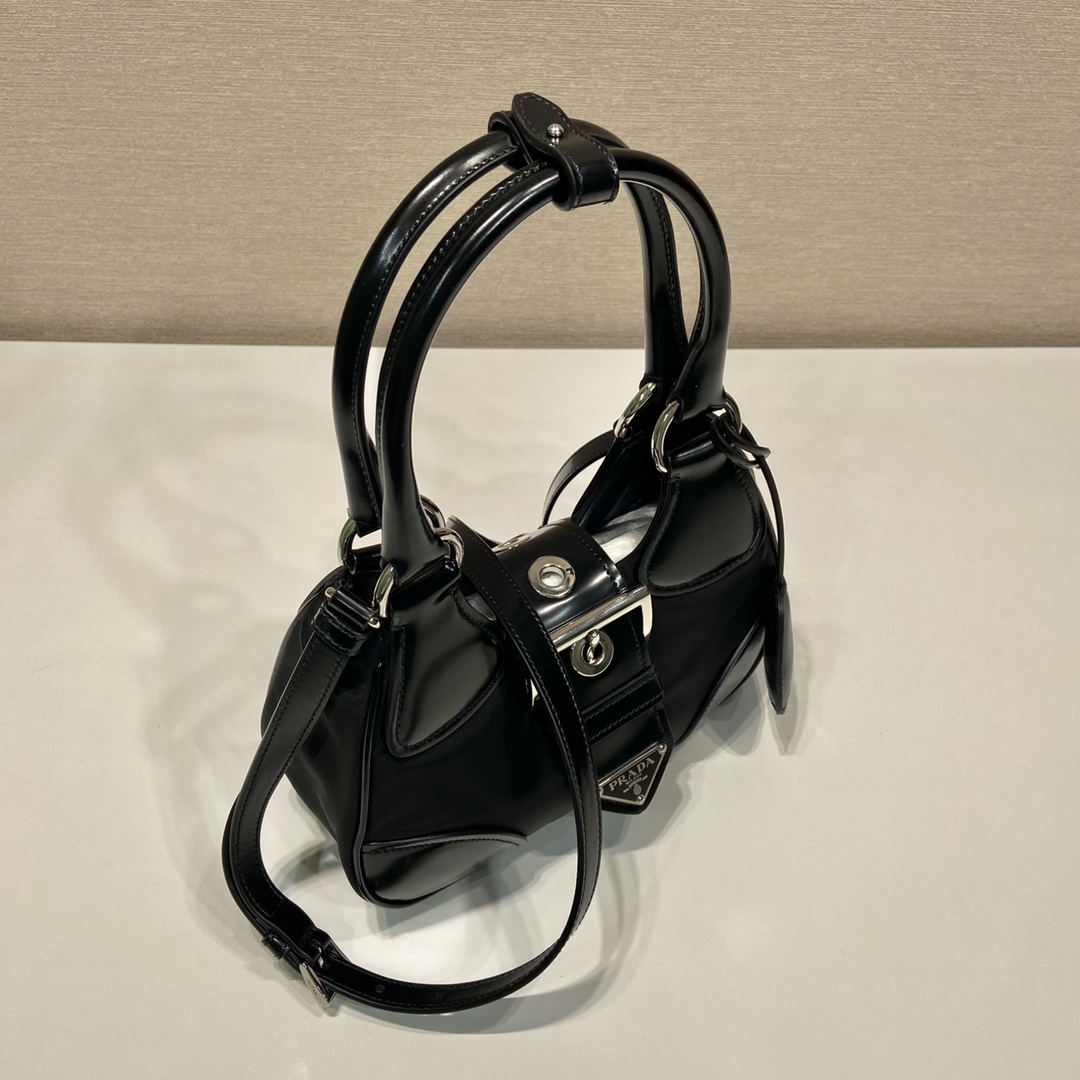 Prada Moon Re-Nylon- und Ledertasche (22,5–16–7,5 cm) - EUR FASHION