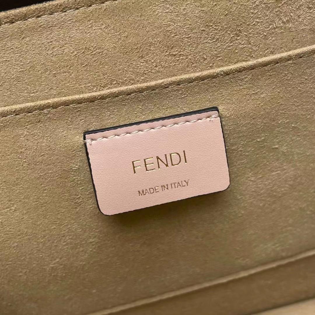 Fendi Kan I Schwarze Ledertasche (25-17-10 cm) - EUR FASHION