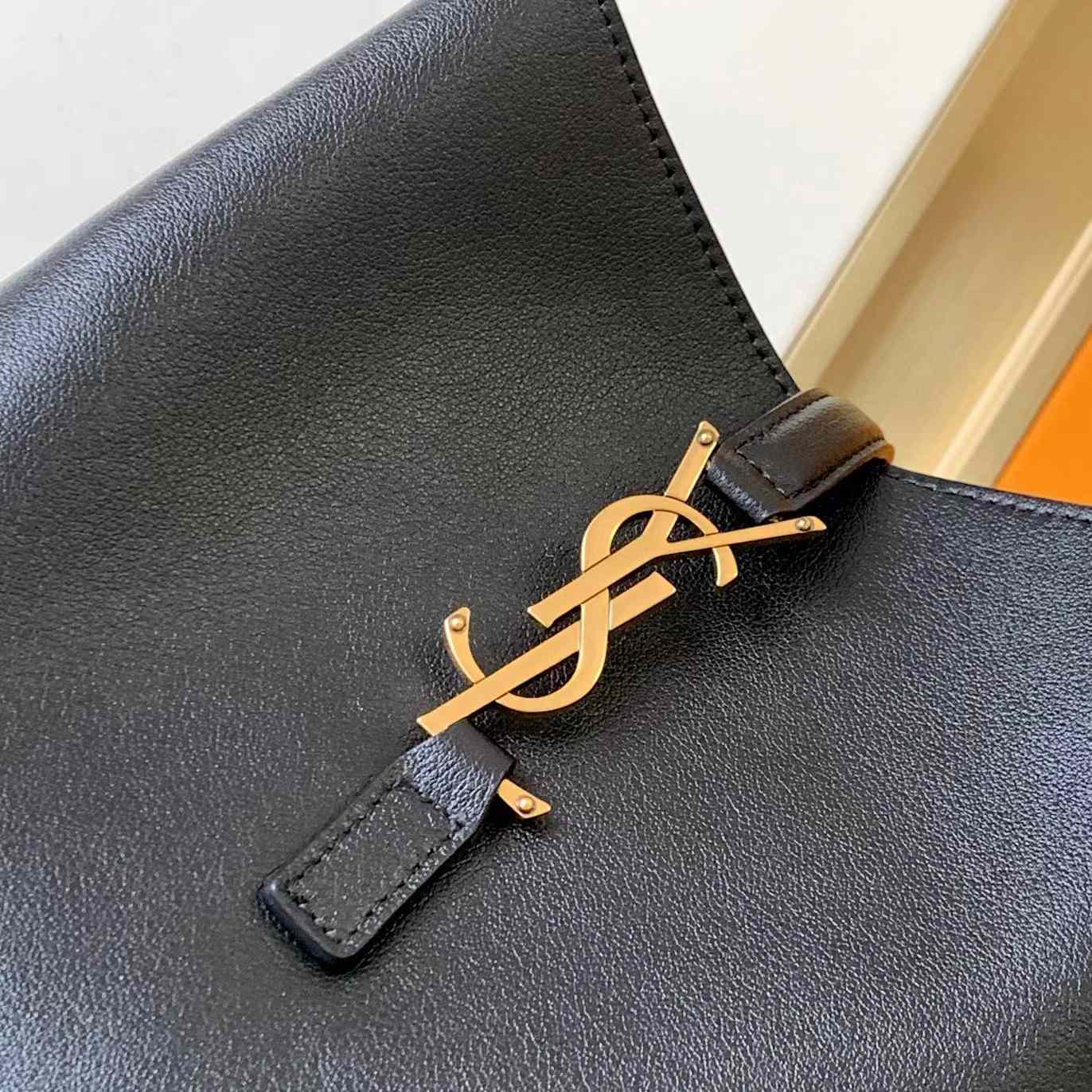 Saint Laurent LE 5 À 7 Weiche kleine Hobo-Tasche aus Glattleder - EUR FASHION