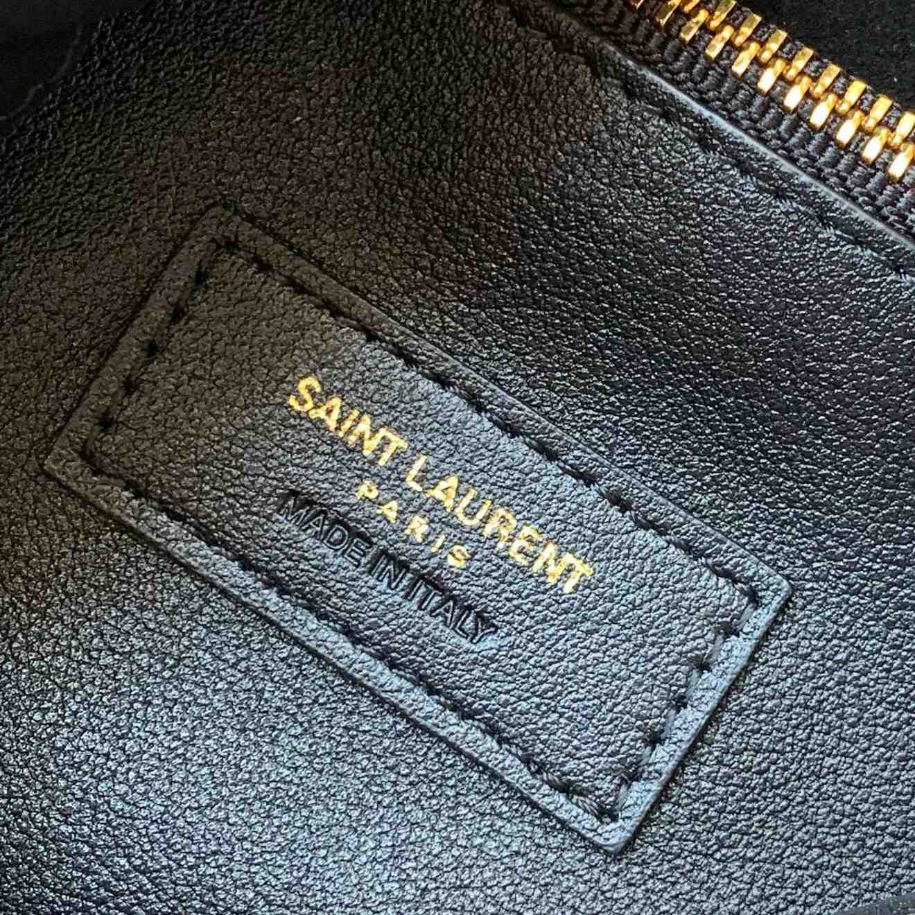 Saint Laurent LE 5 À 7 Weiche kleine Hobo-Tasche aus Glattleder - EUR FASHION
