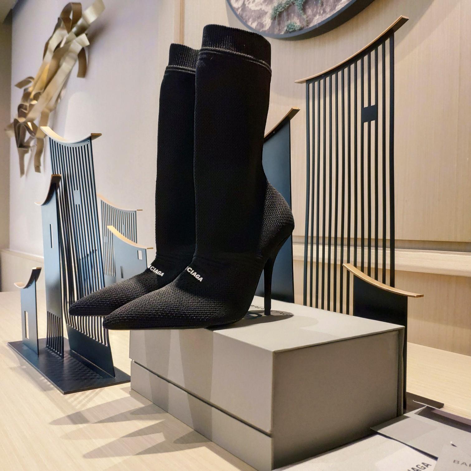 Balenciaga-Stiefel in Schwarz - EUR FASHION