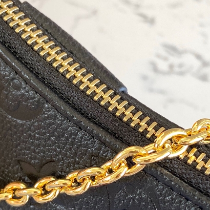 Louis Vuitton Easy Pouch On Strap (19–11,5–3 cm) M80349 - EUR FASHION