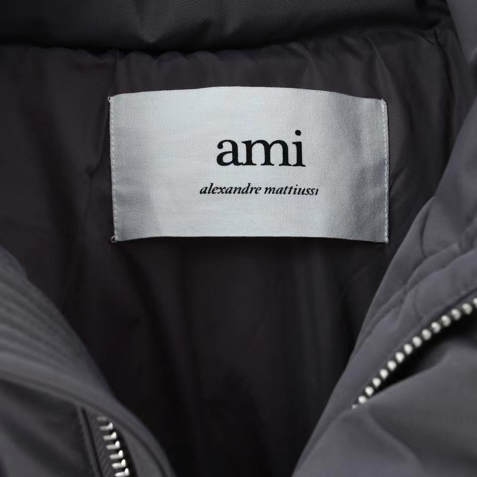 Wattierte Jacke mit Ami de Coeur-Patch von Ami Paris - EUR FASHION