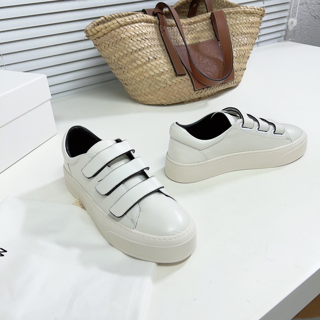 The Row Dean Riemchensneaker aus Leder - EUR FASHION