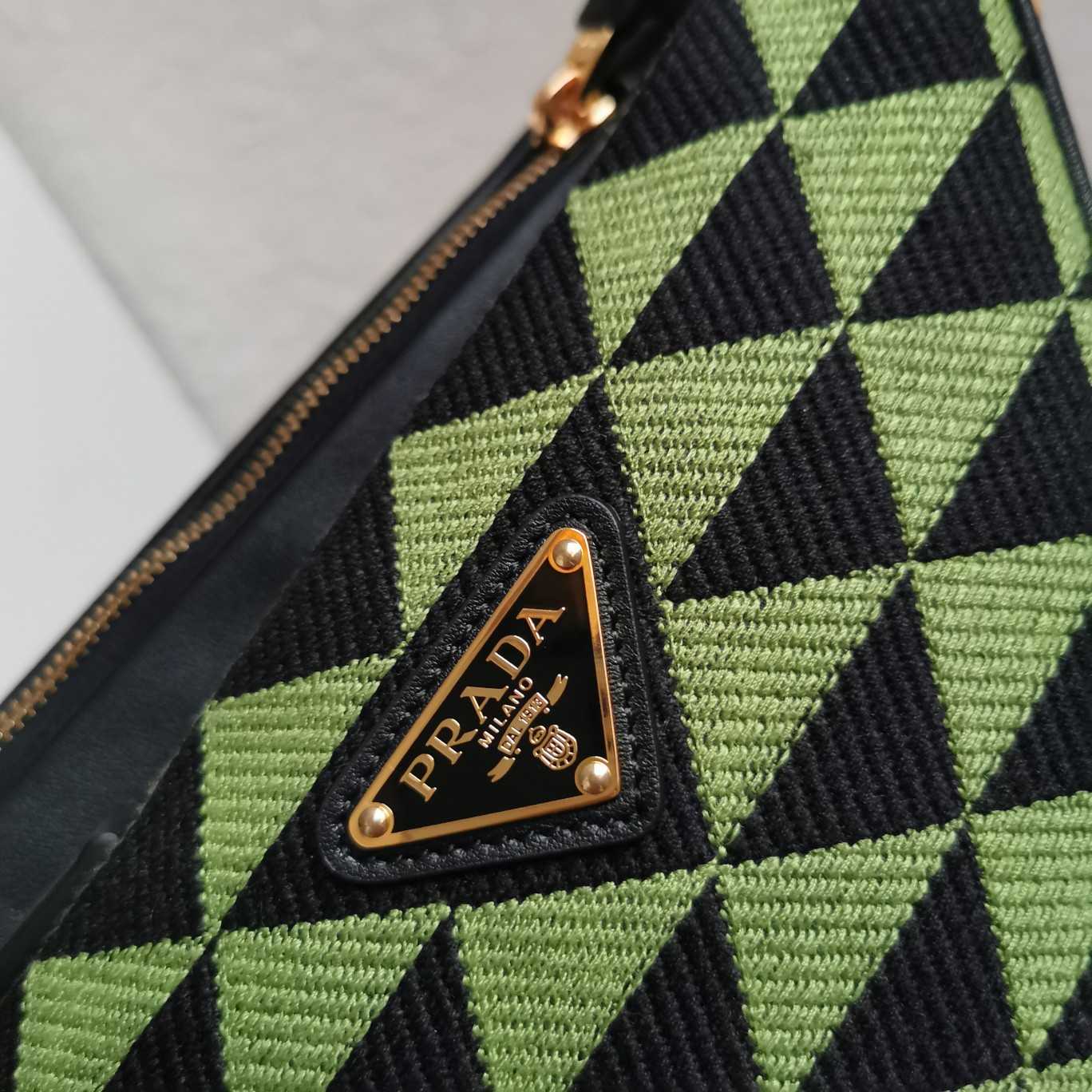 Prada Symbole Minitasche aus Leder und Stoff (26-16-13 cm) - EUR FASHION