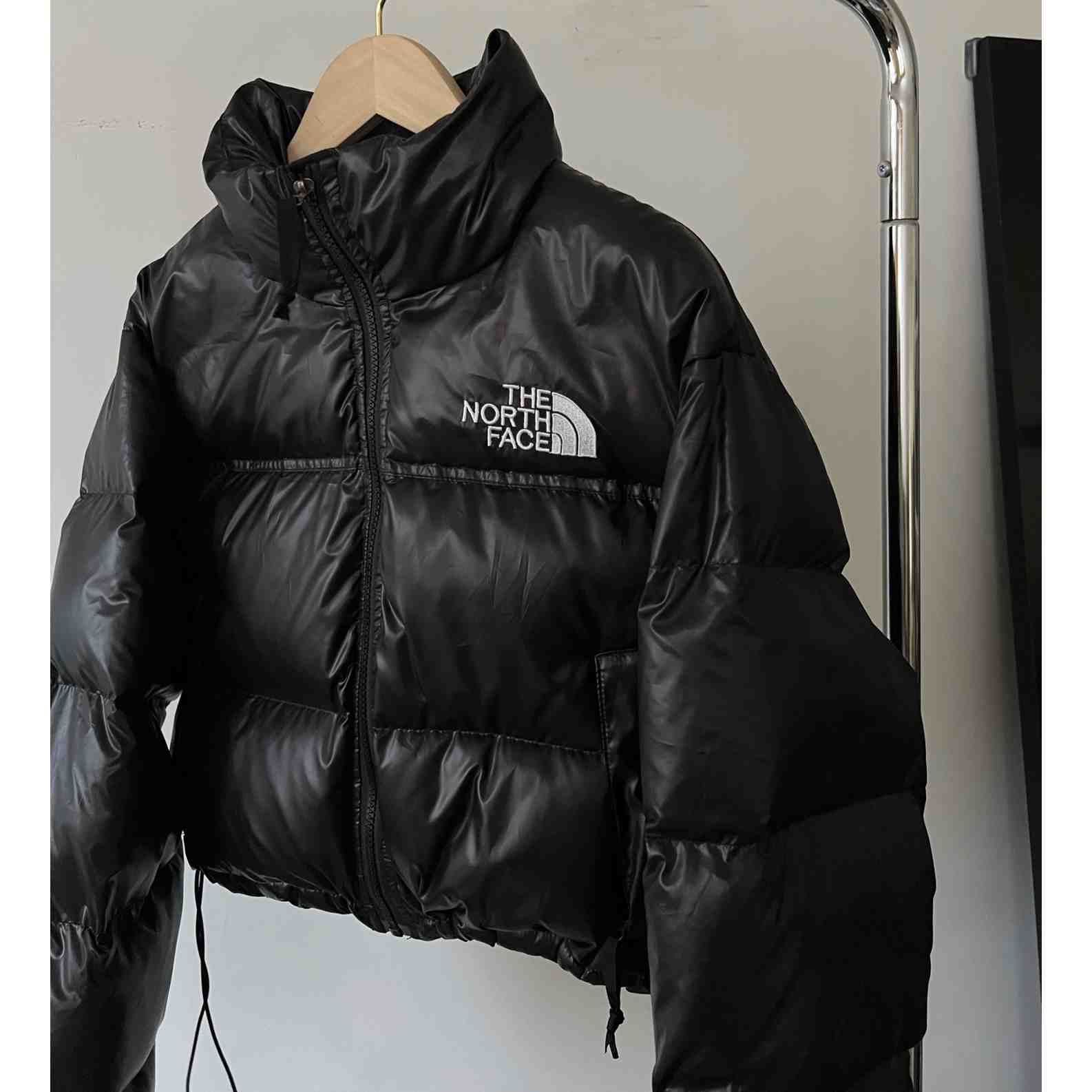 Kurze Daunenjacke von The North Face - EUR FASHION