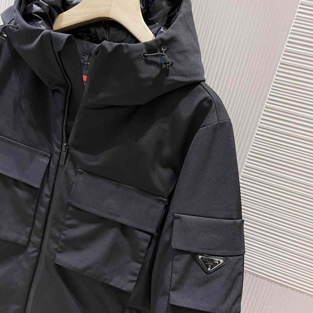 Pufferjacke mit Prada-Logo und Kapuze - EUR FASHION