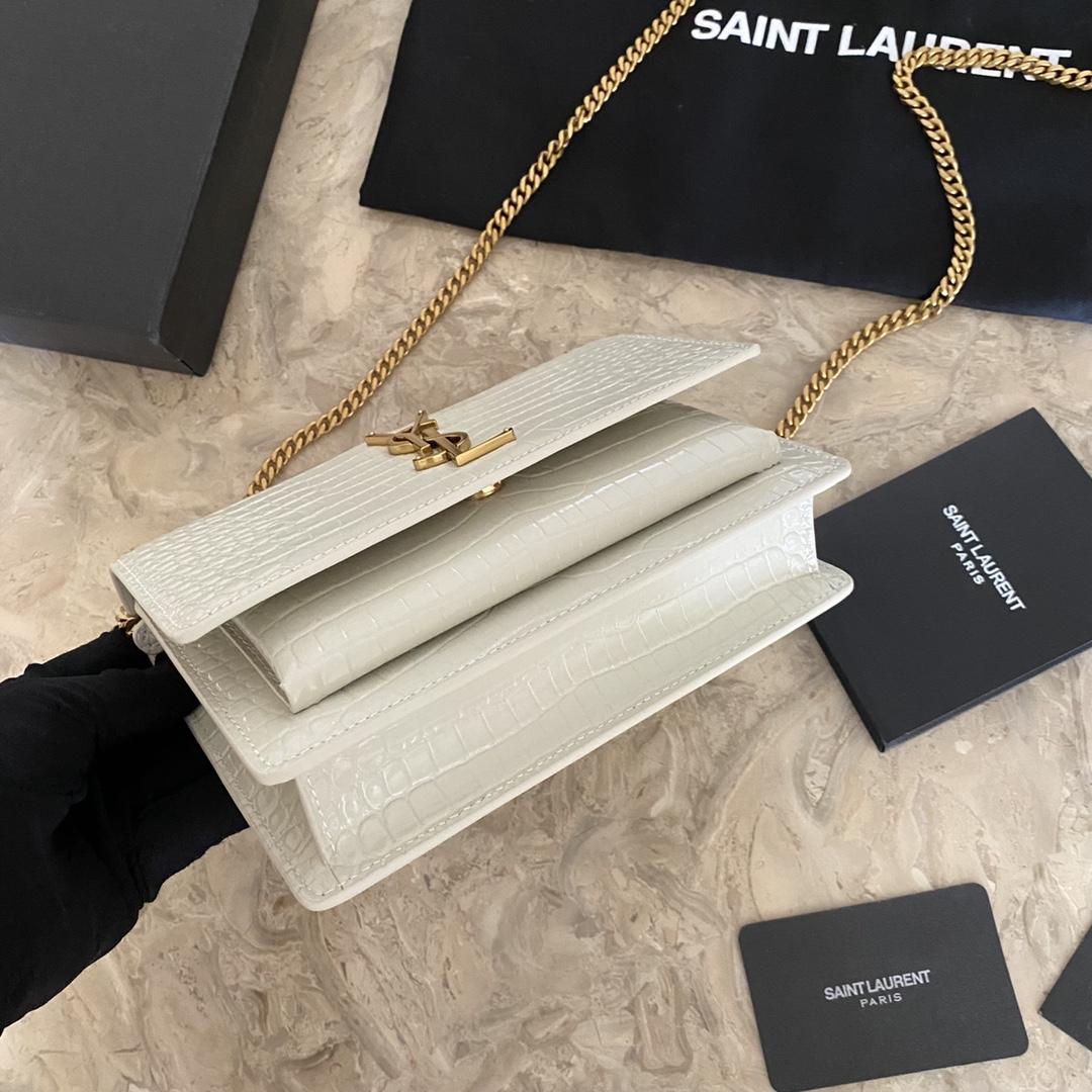 Saint Laurent Sunset Chain-Geldbörse aus glänzendem Leder mit Krokodilprägung - EUR FASHION