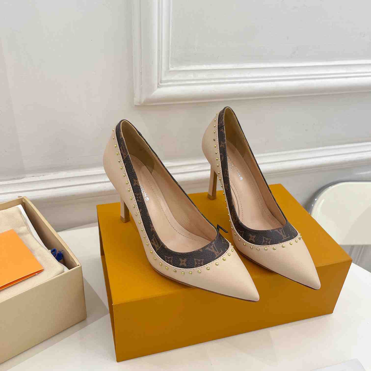 Louis Vuitton Signature Pump - EUR FASHION