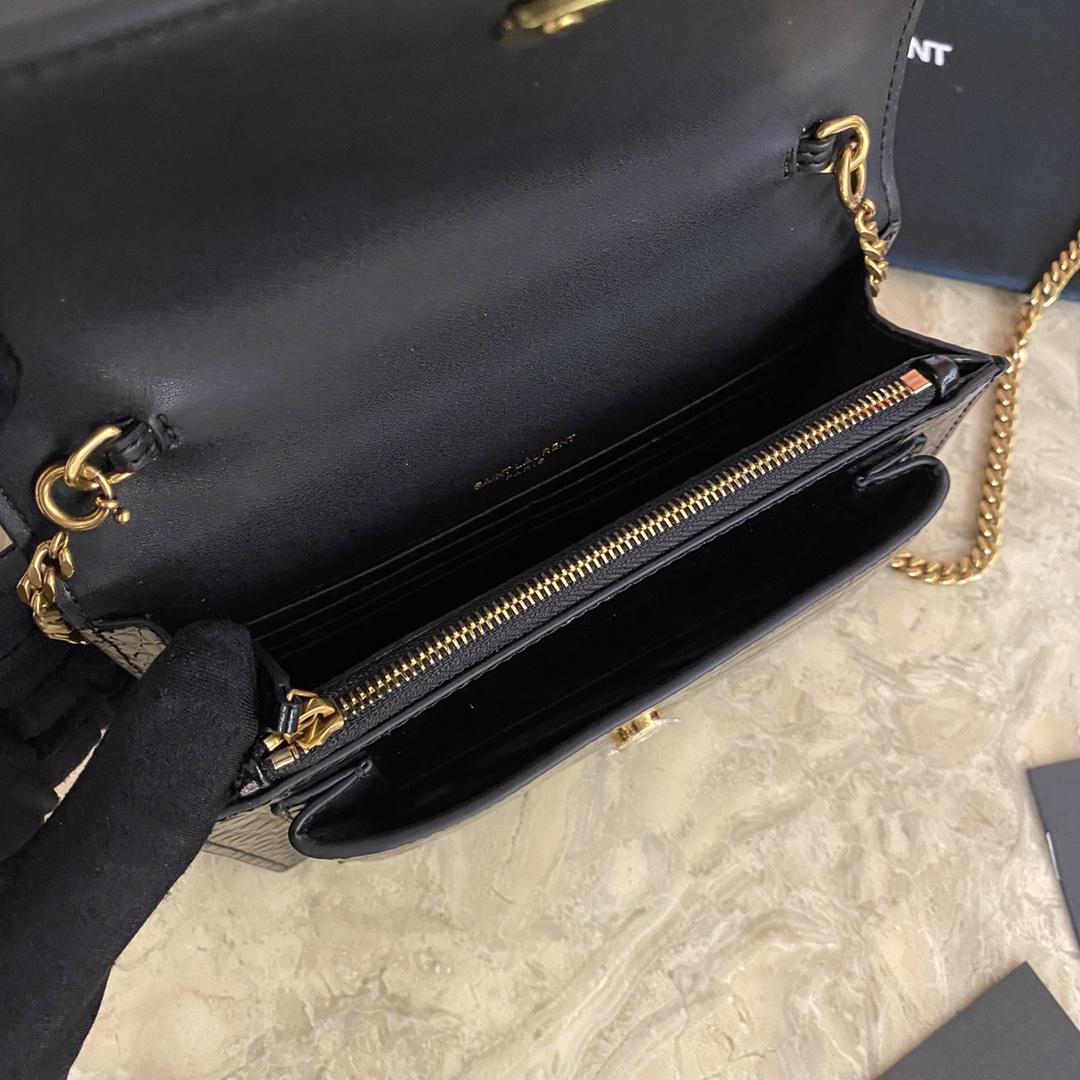 Saint Laurent Sunset Chain-Geldbörse aus glänzendem Leder mit Krokodilprägung - EUR FASHION