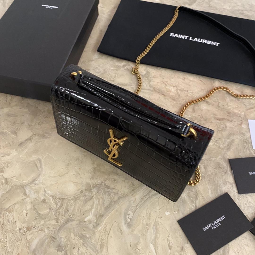 Saint Laurent Sunset Chain-Geldbörse aus glänzendem Leder mit Krokodilprägung - EUR FASHION