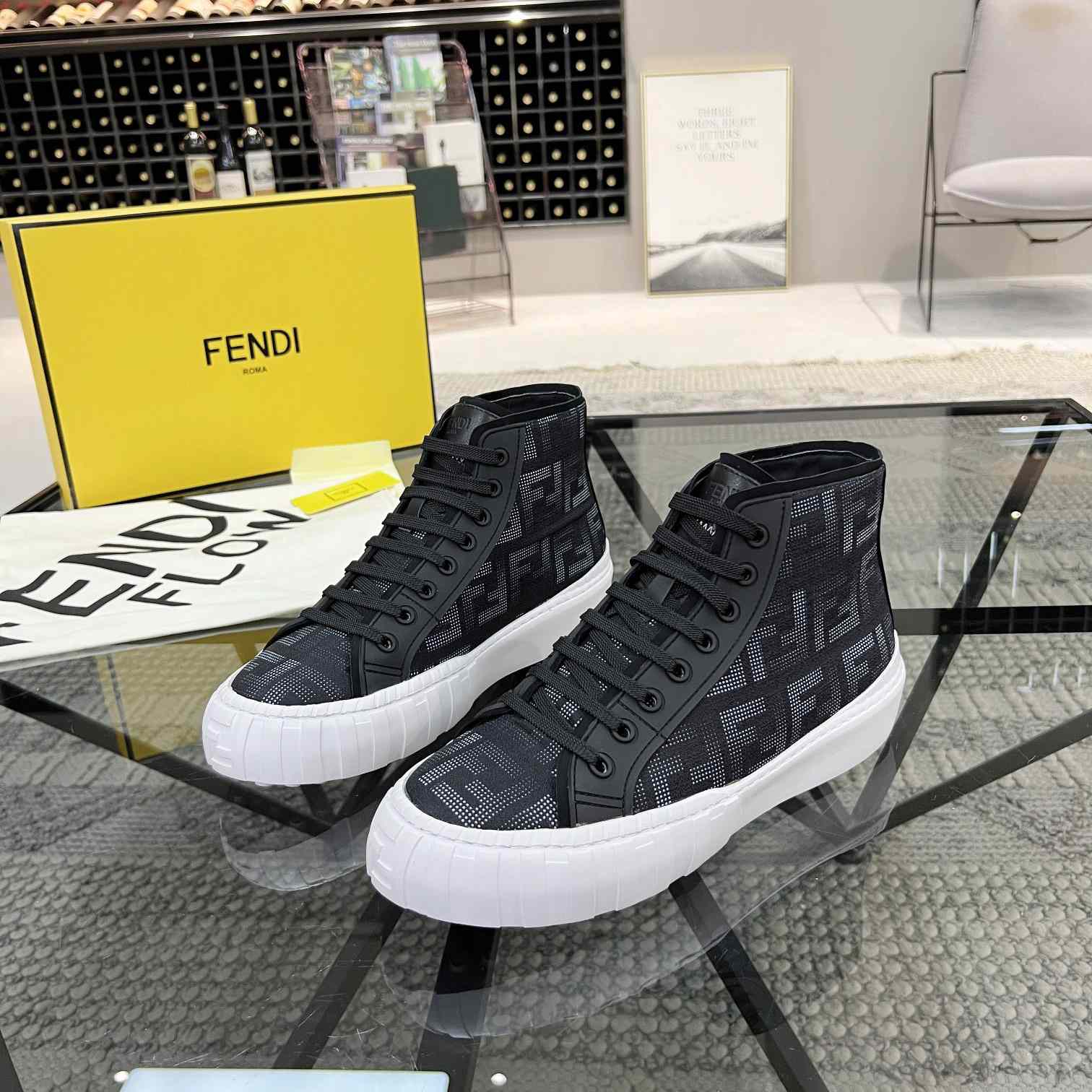 Fendi-Logo-Sneaker - EUR FASHION