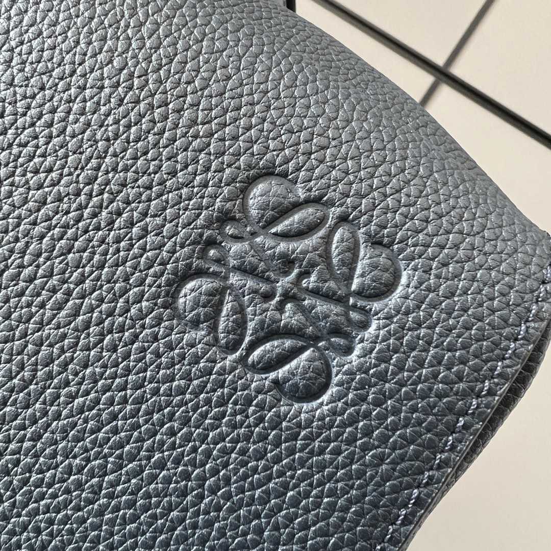 Loewe Militärrucksack aus weichem, genarbtem Kalbsleder - EUR FASHION