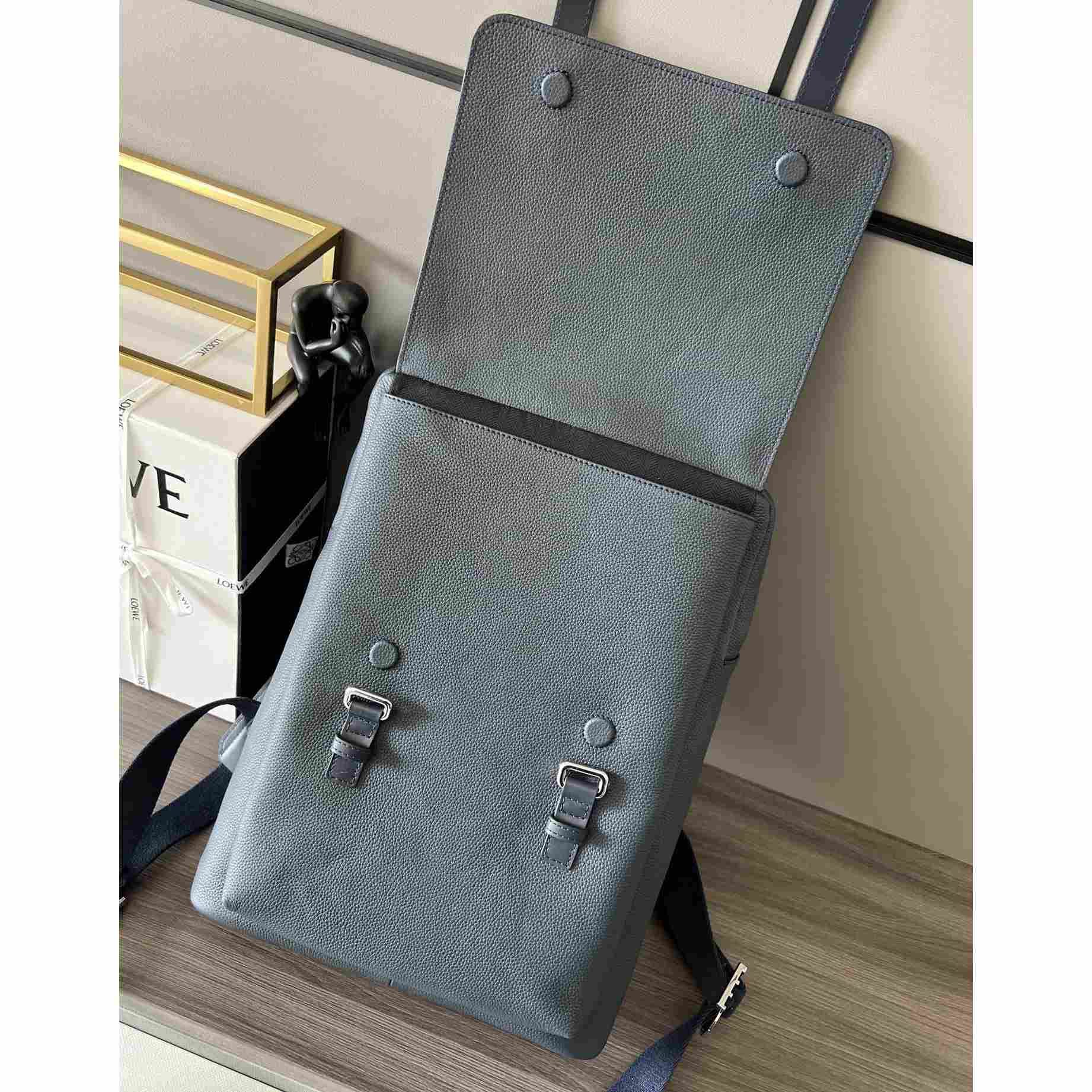 Loewe Militärrucksack aus weichem, genarbtem Kalbsleder - EUR FASHION