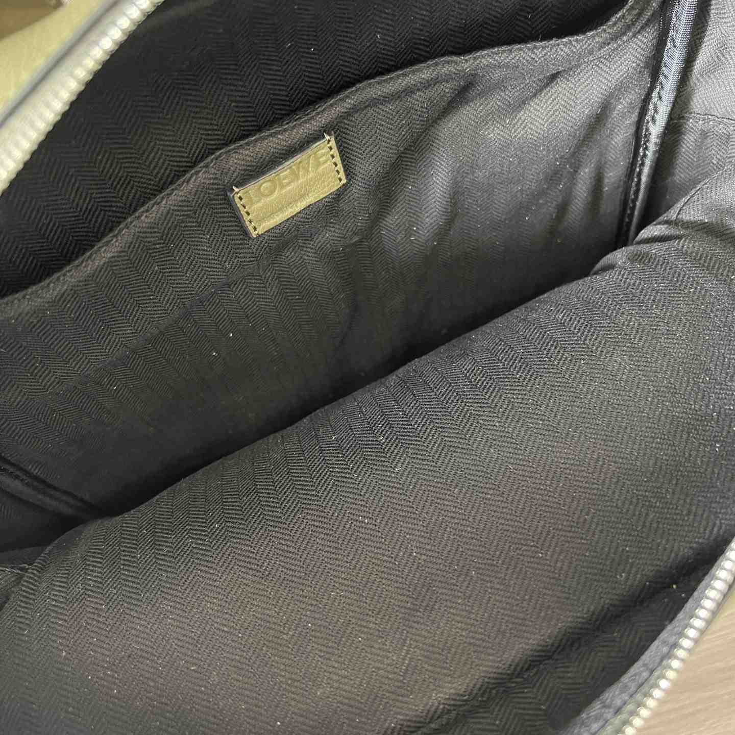 Loewe Militärrucksack aus weichem, genarbtem Kalbsleder - EUR FASHION