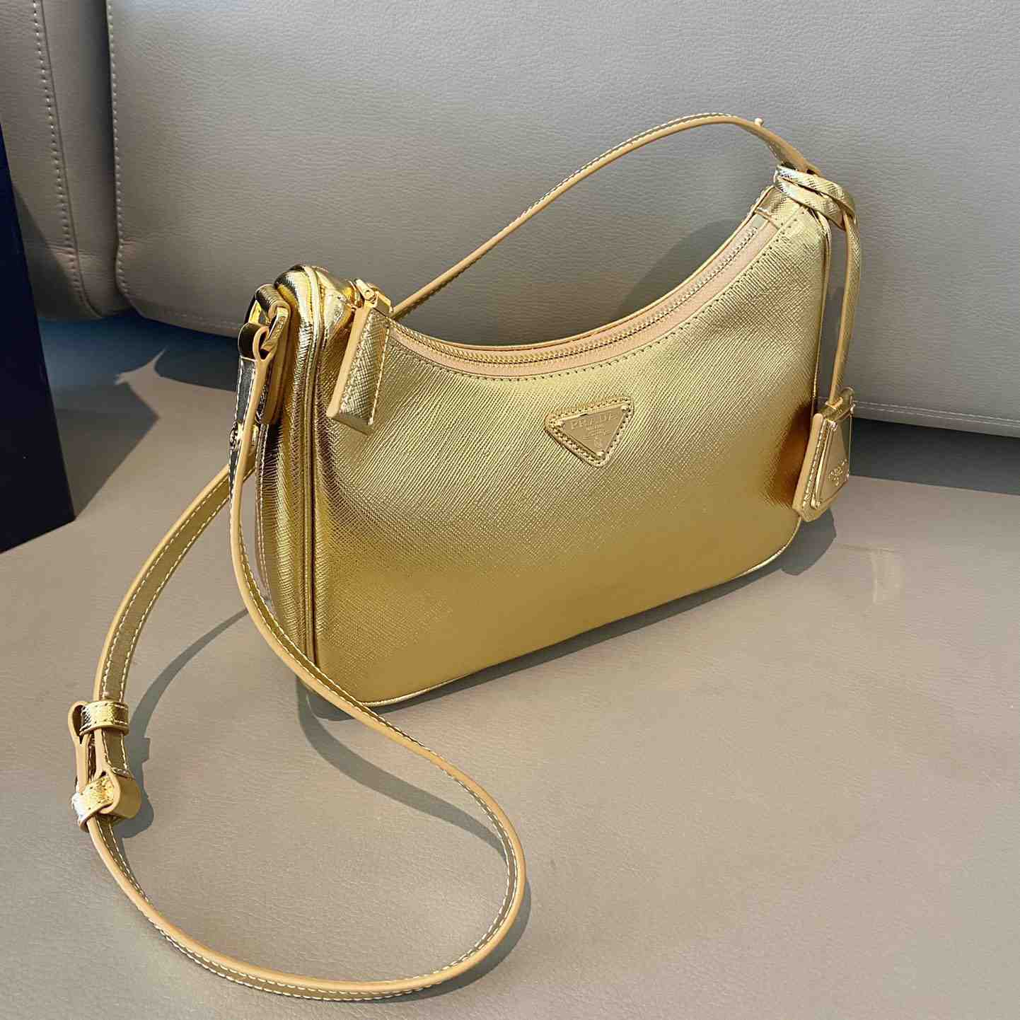 Prada Minitasche aus Saffiano-Leder (23–17–6,5 cm) - EUR FASHION