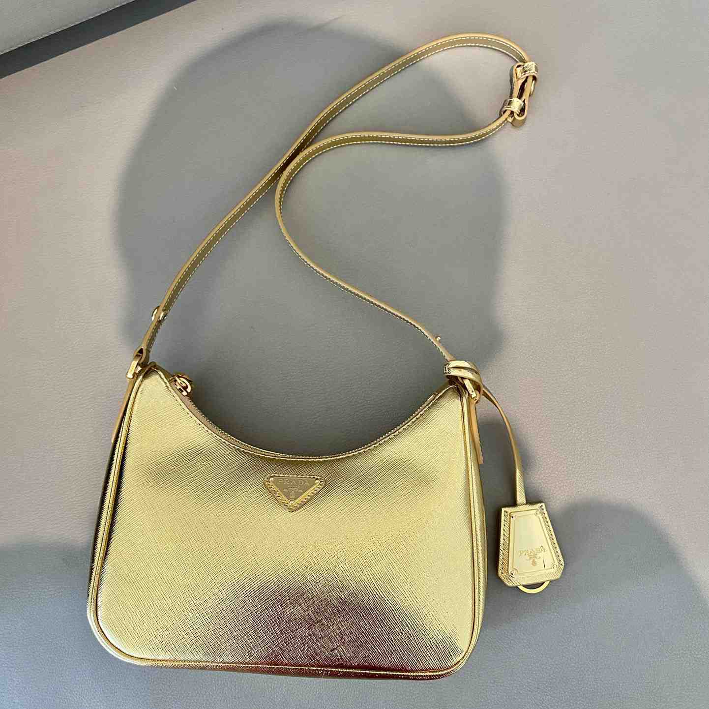 Prada Minitasche aus Saffiano-Leder (23–17–6,5 cm) - EUR FASHION