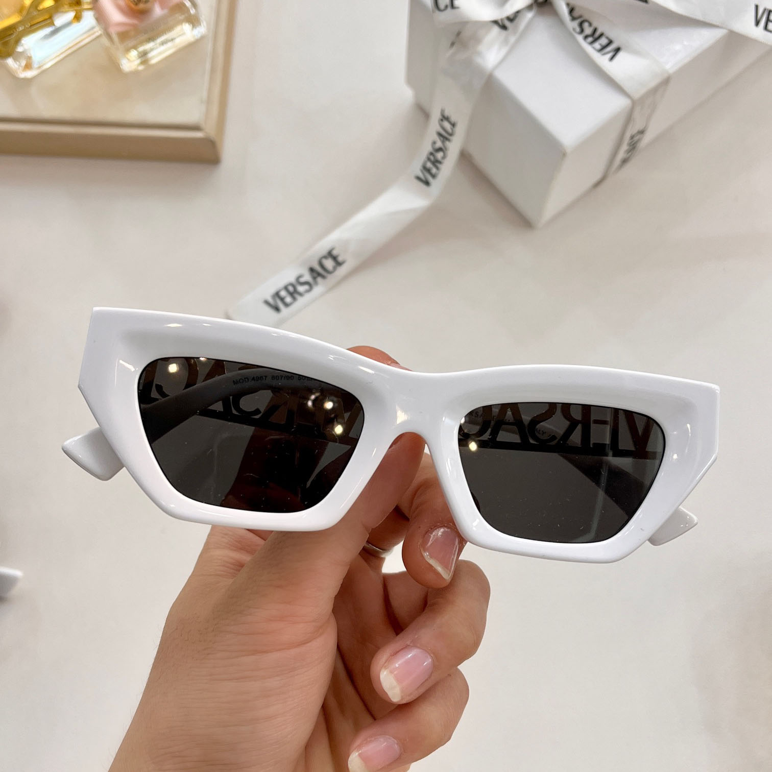 Versace 90er Jahre Vintage Logo Cat-Eye-Sonnenbrille VE4967 - EUR FASHION