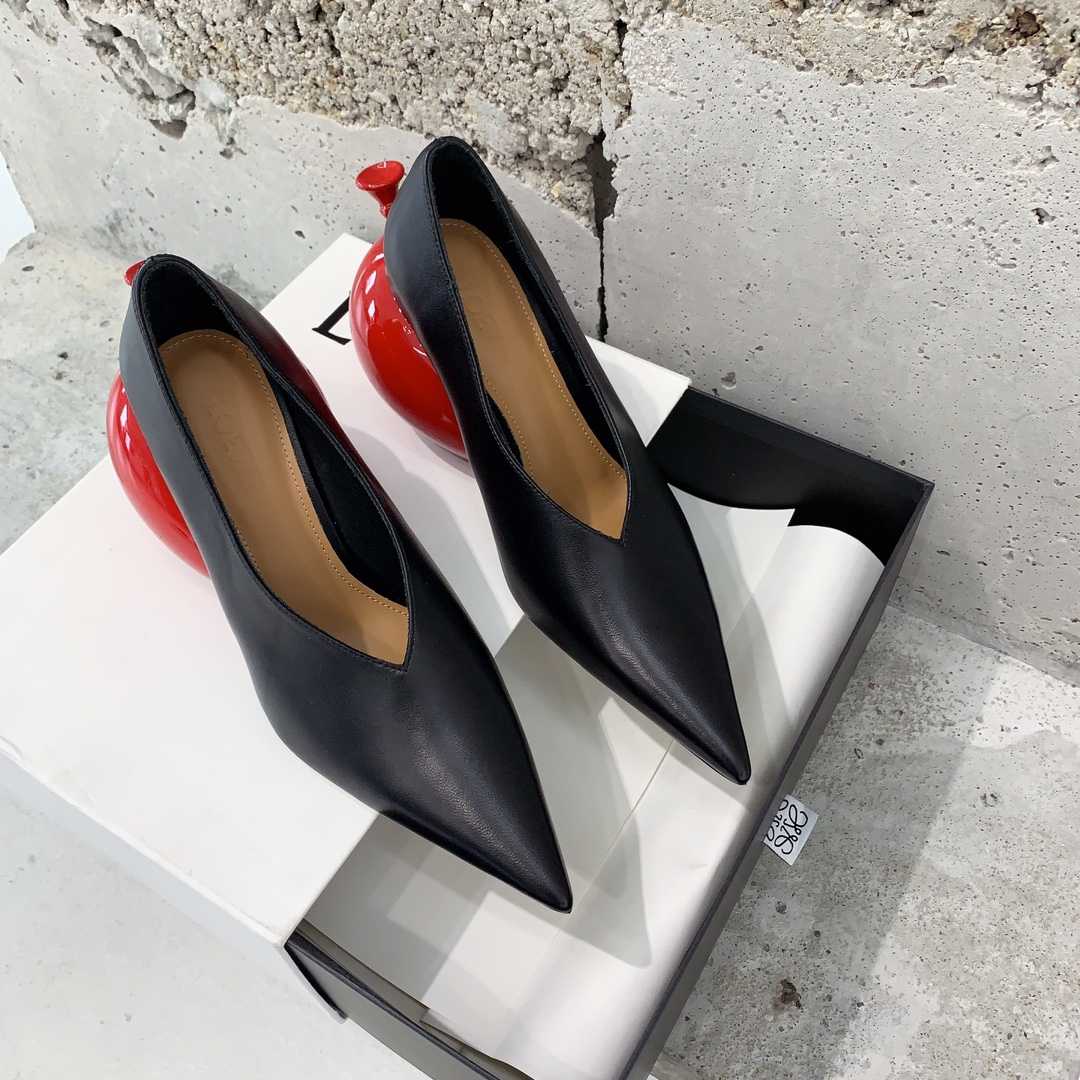 Loewe Ballonpumpe aus Kalbsleder - EUR FASHION