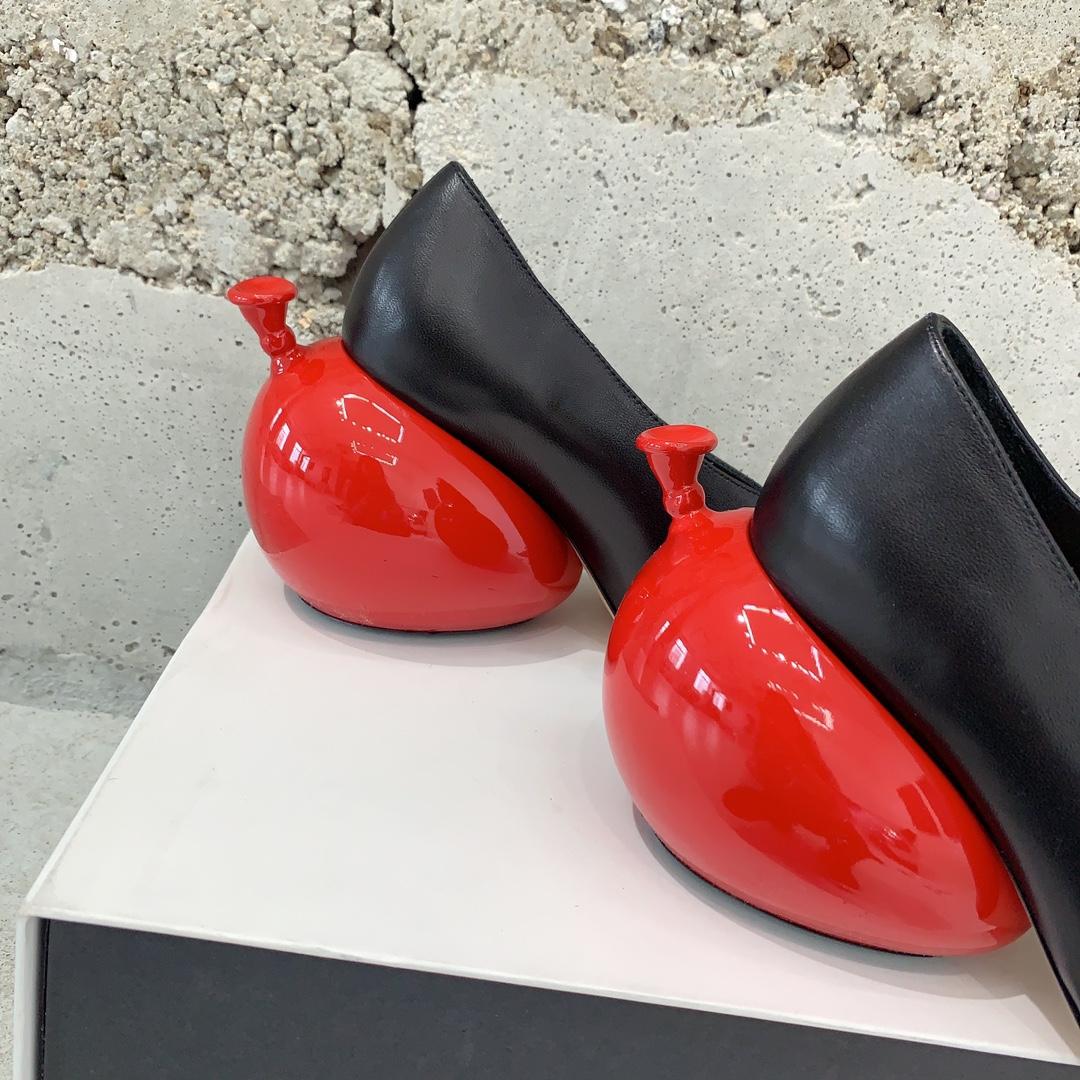 Loewe Ballonpumpe aus Kalbsleder - EUR FASHION