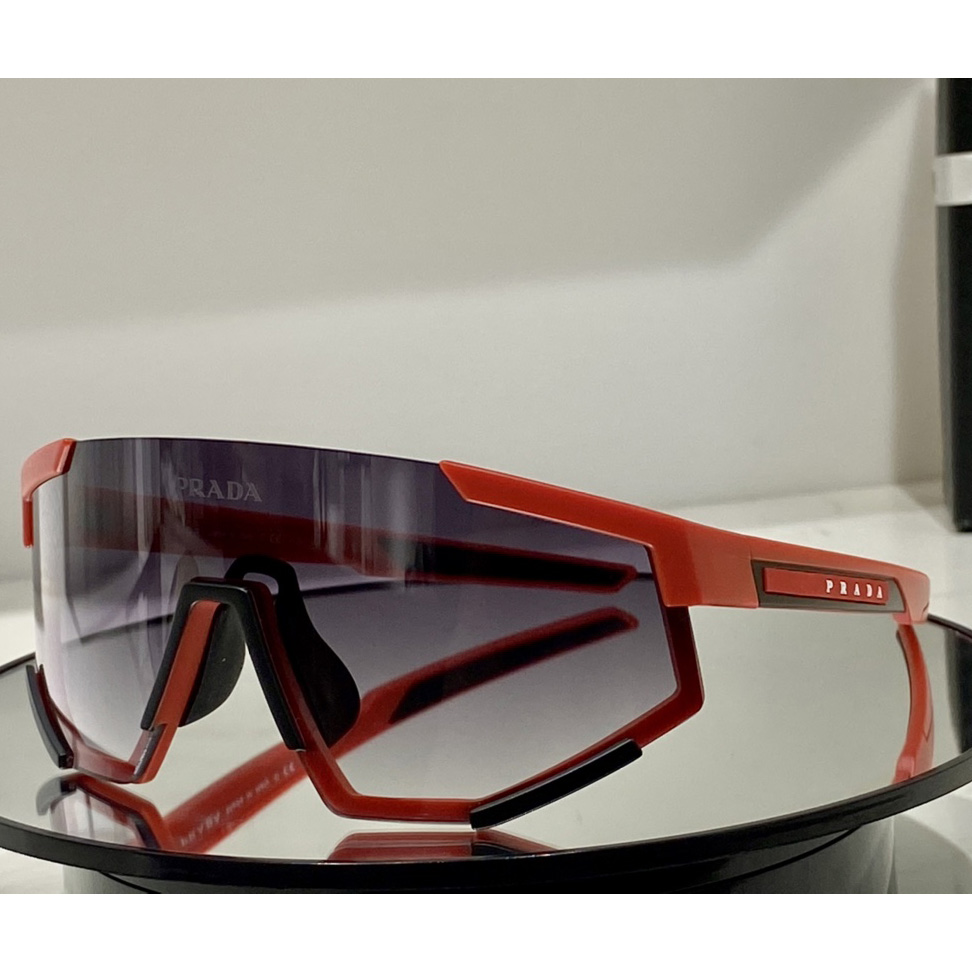 Prada Linea Rossa Impavid Sonnenbrille SPS04W - EUR FASHION