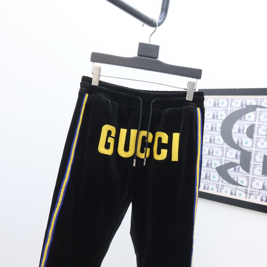 Gucci-Reißverschlussjacke und Jogginghose - EUR FASHION