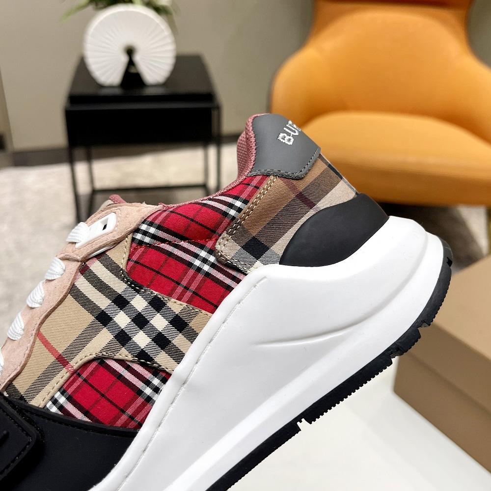 Burberry Vintage-Sneaker mit Kontrastkaro und Leder - EUR FASHION