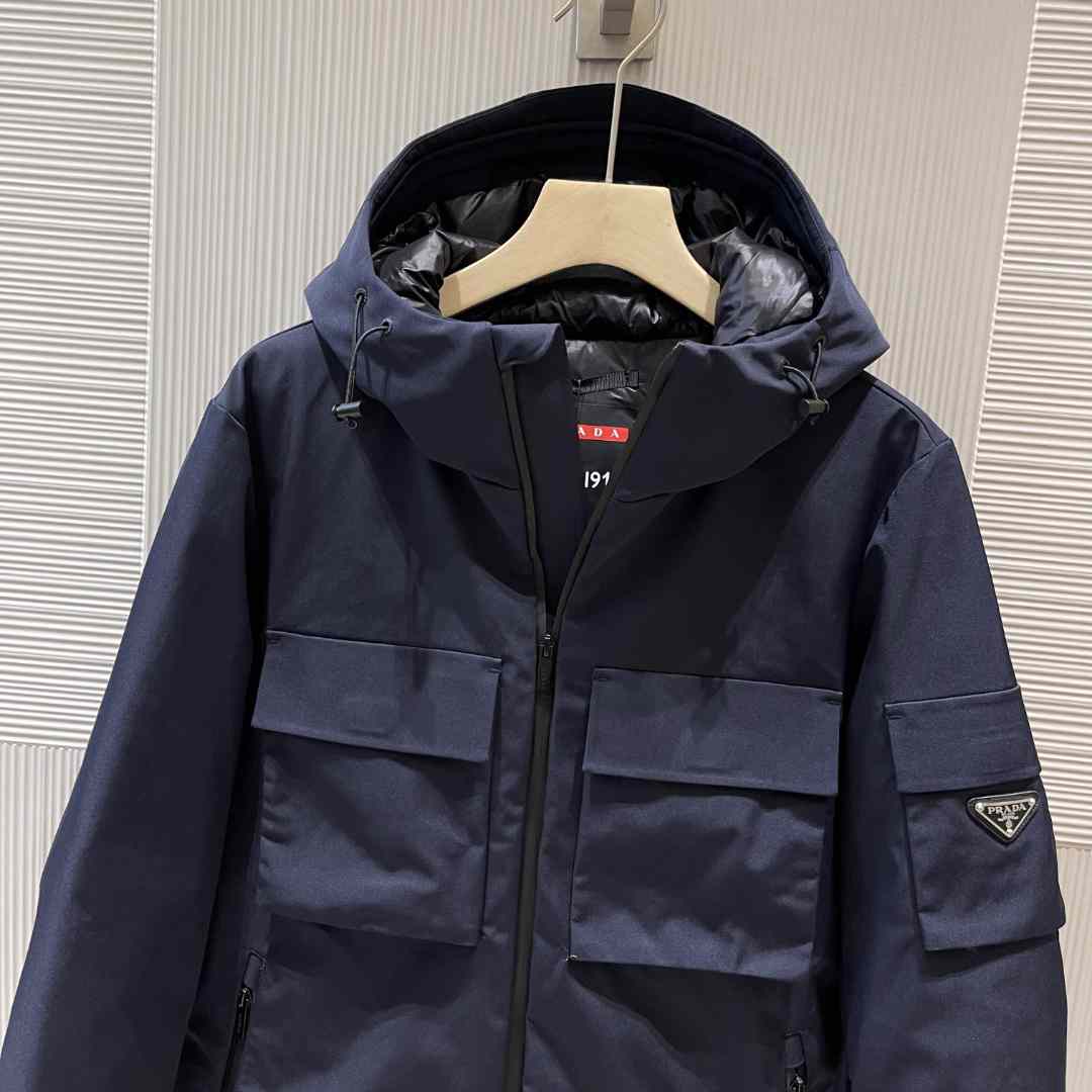 Pufferjacke mit Prada-Logo und Kapuze - EUR FASHION