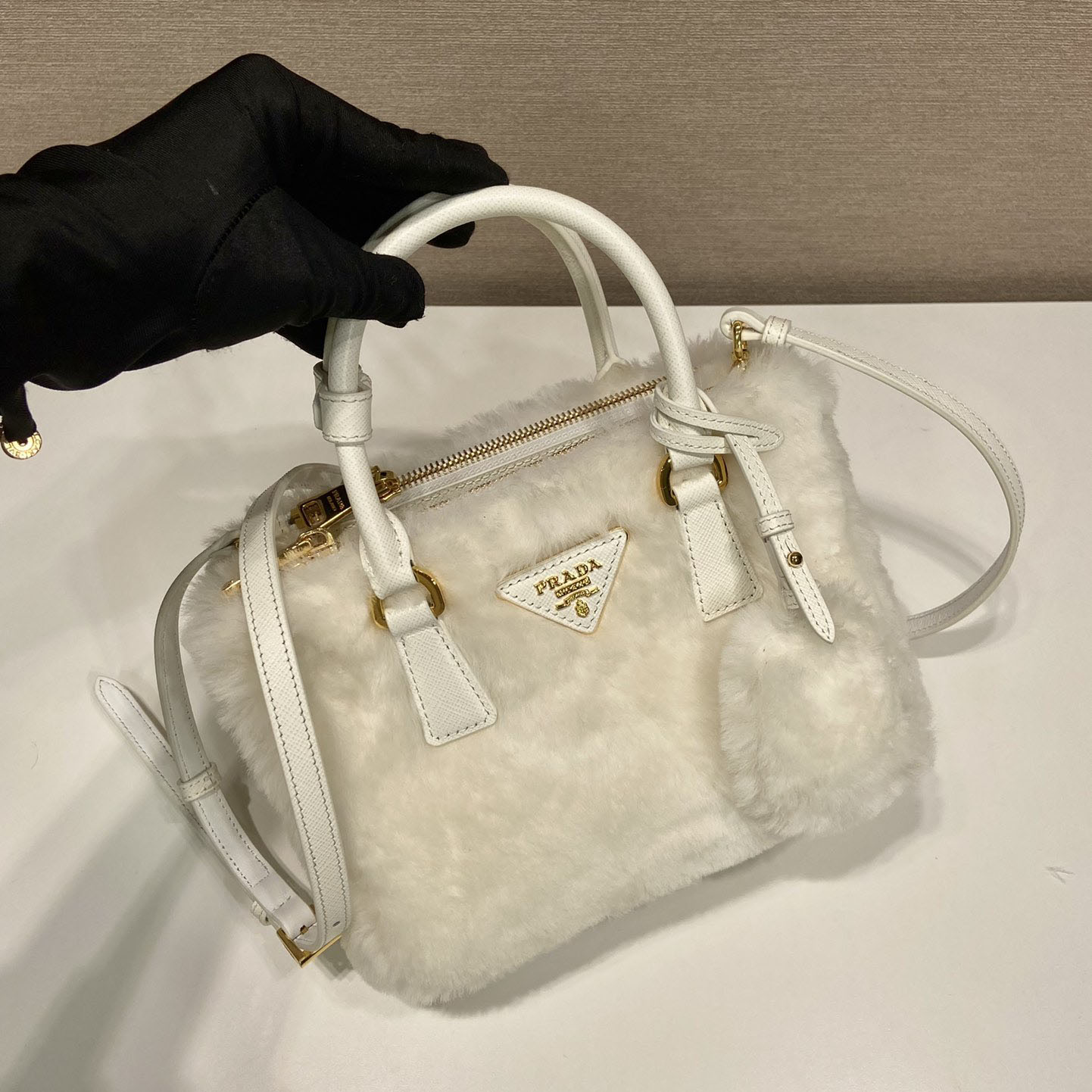 Prada Galleria Shearling Mini-Tasche - EUR FASHION