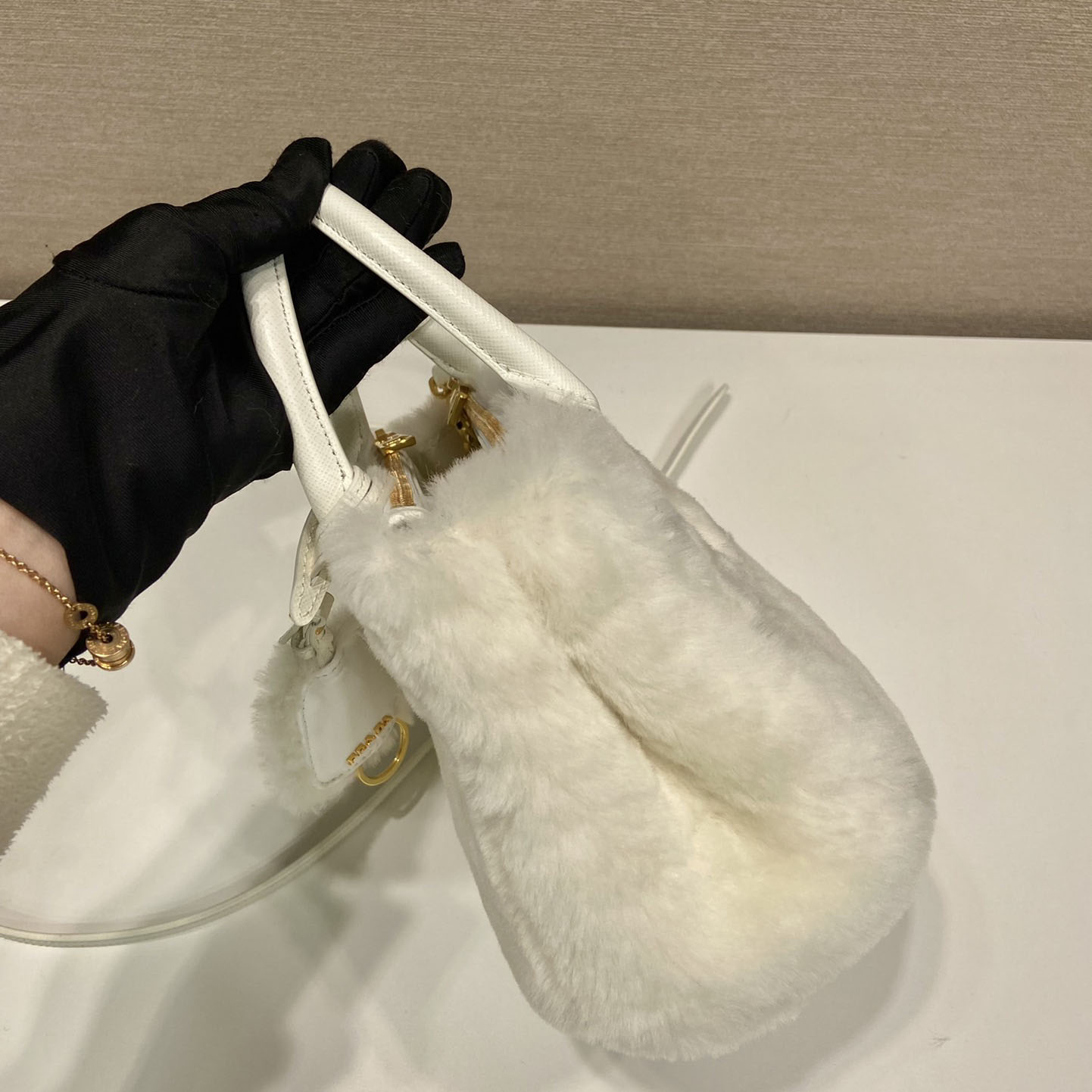 Prada Galleria Shearling Mini-Tasche - EUR FASHION