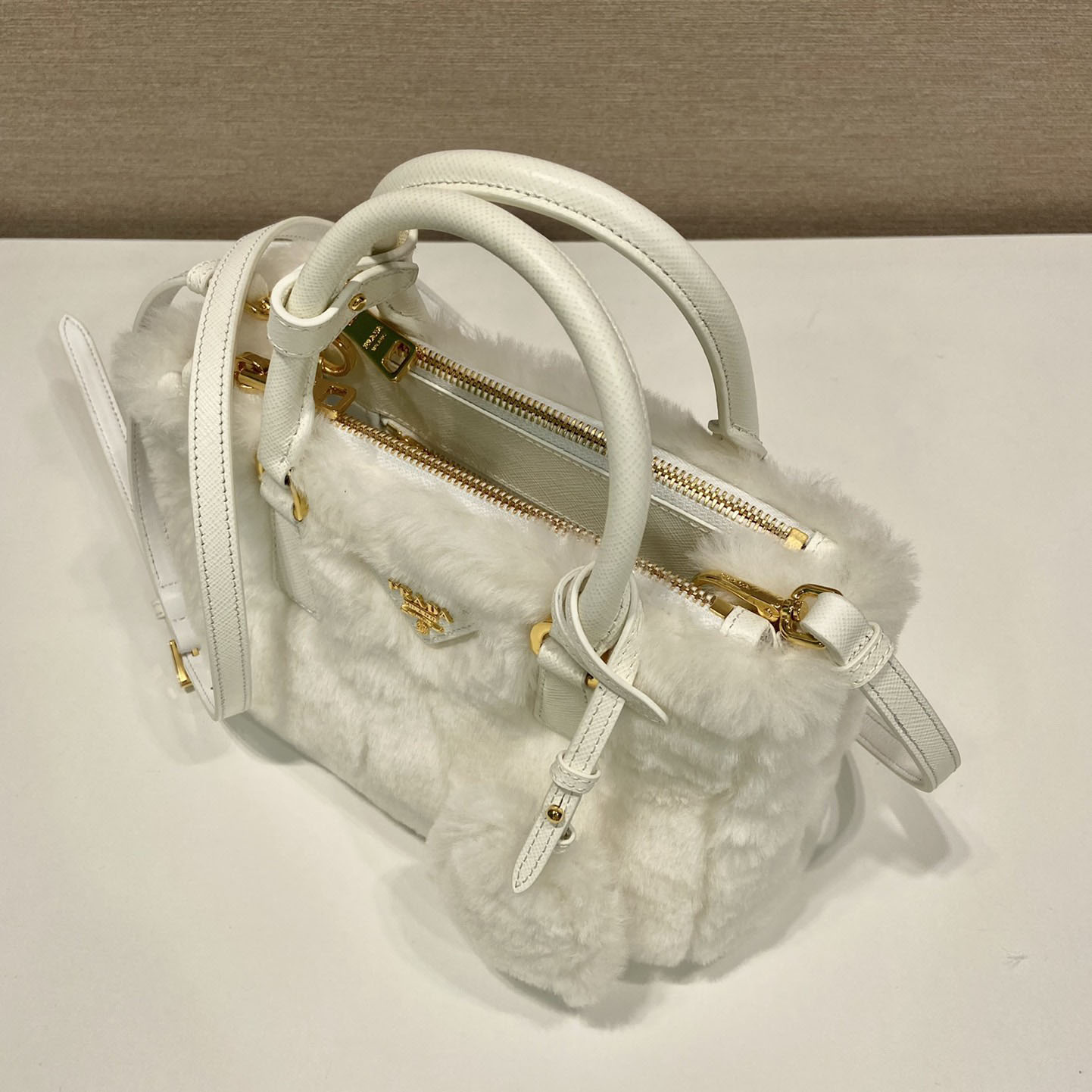 Prada Galleria Shearling Mini-Tasche - EUR FASHION