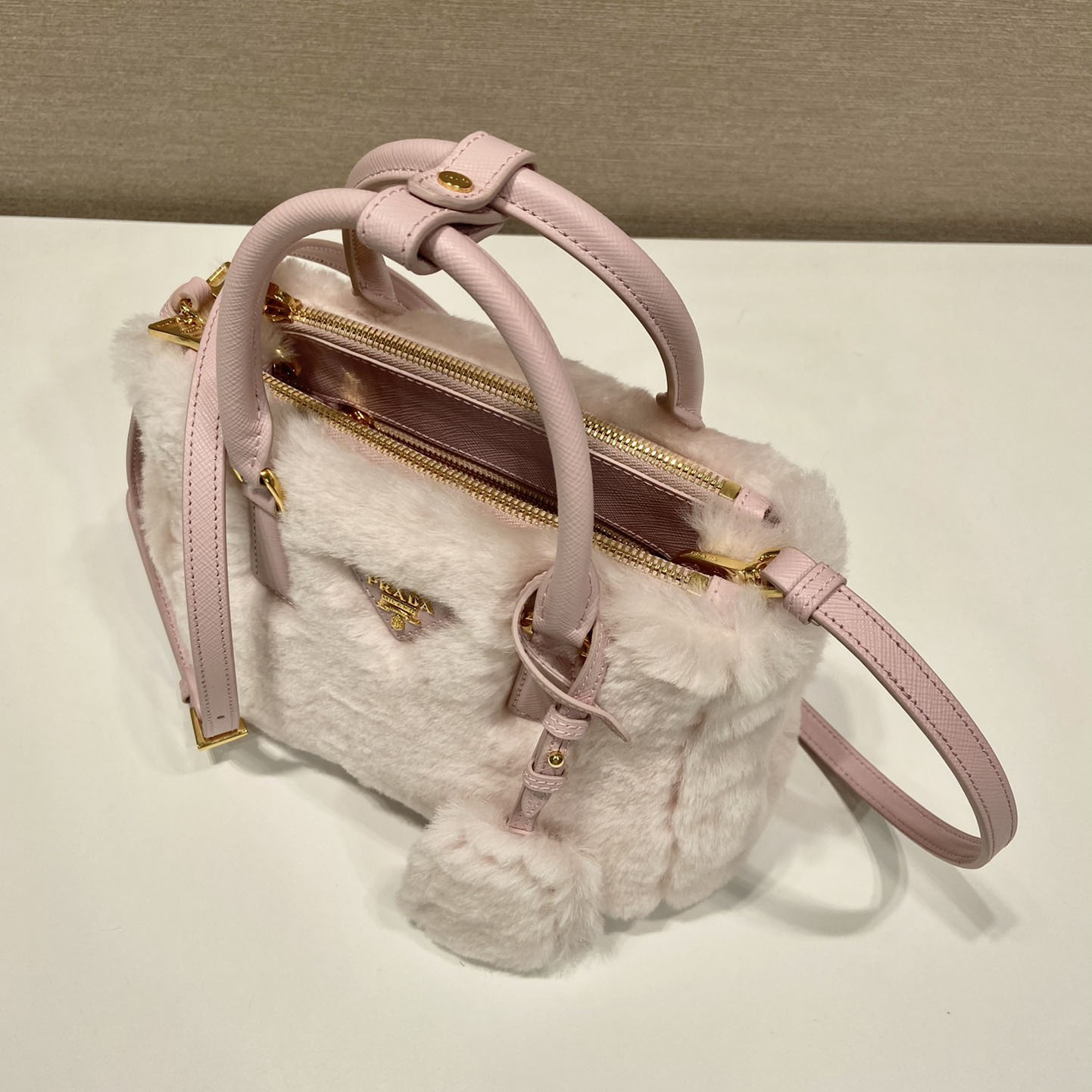 Prada Galleria Shearling Mini-Tasche - EUR FASHION