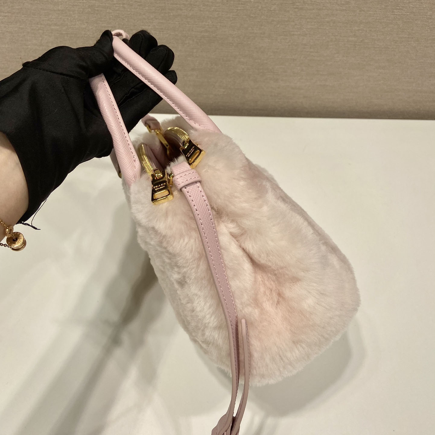 Prada Galleria Shearling Mini-Tasche - EUR FASHION